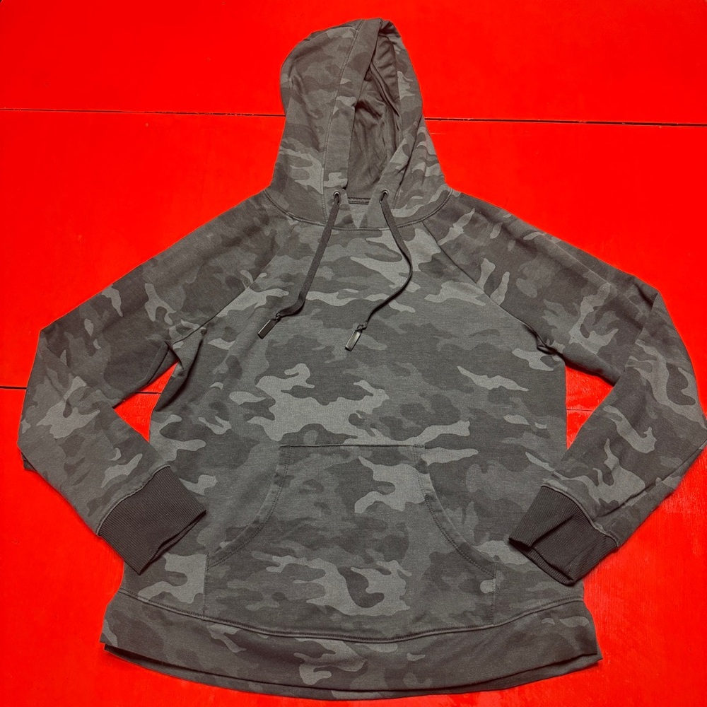 GRAY CAMOUFLAGE HOODIE SIZE SMALL 4/6